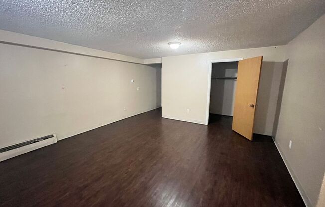 Studio, 1 bath, 600 sqft, $1,000, Unit 6819 Humboldt Ave N #102, Brooklyn Center MN 55430