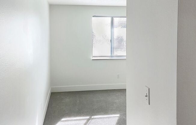 2 beds, 1 bath, 886 sqft, $1,575, Unit 117