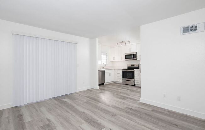 1 bed, 1 bath, 550 sqft, $1,975, Unit B111