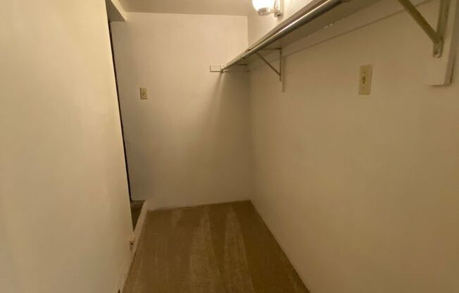 1 bed, 1 bath, $995, Unit 360402F