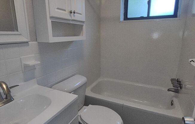 1 bed, 1 bath, 450 sqft, $865, Unit J204