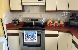 2 beds, 2 baths, 1,280 sqft, $2,800, Unit 201