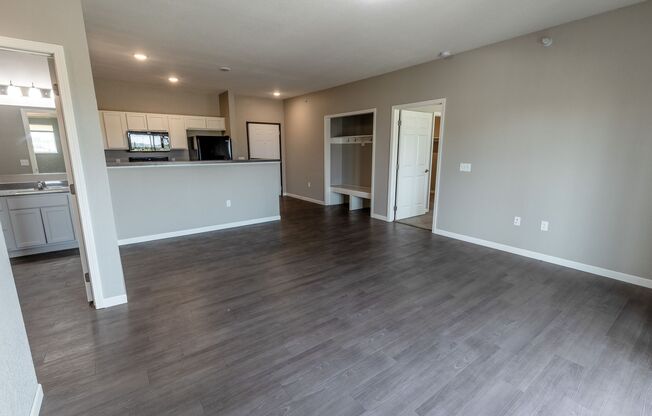2 beds, 2 baths, 1,052 sqft, $1,195, Unit 3501-315