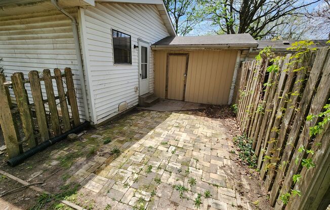 Spacious 2-Bedroom, 1-Bathroom Home AVAILABLE NOW!!