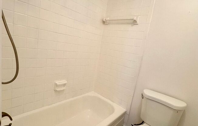 3 beds, 2 baths, 1,205 sqft, $2,075, Unit 150