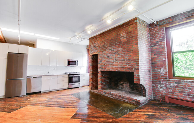 2 beds, 1 bath, 1,100 sqft, $4,400, Unit E214