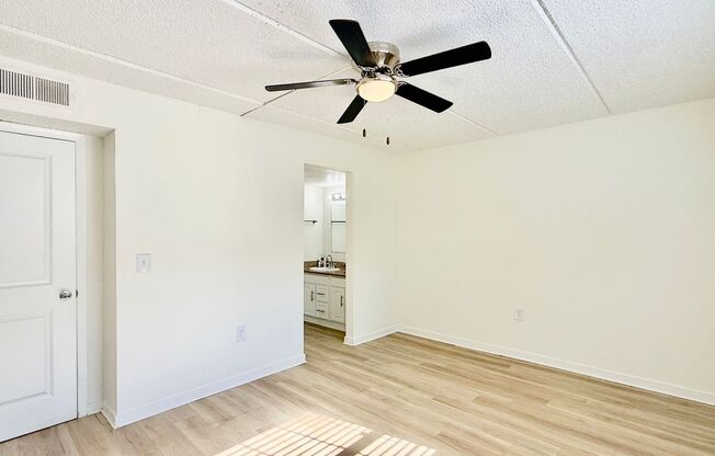 2 beds, 1 bath, 916 sqft, $1,495