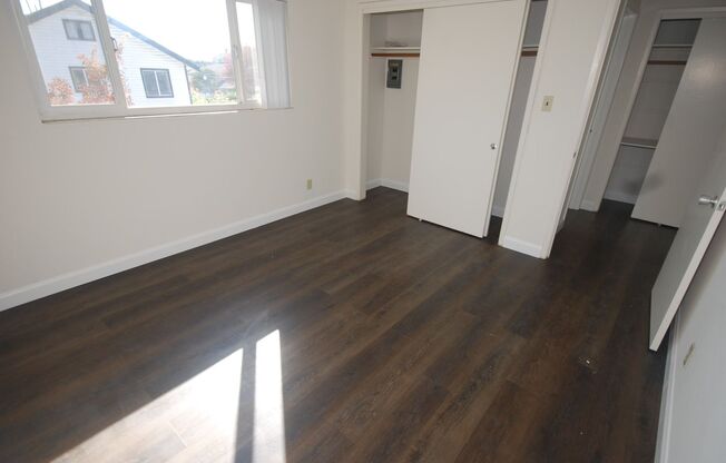 Bir - 906 E. 4th Av.