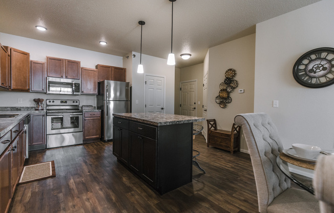 3 beds, 2 baths, 1,242 sqft, $1,750, Unit 4201-308