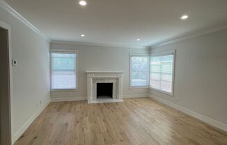 634 N El Camino Real