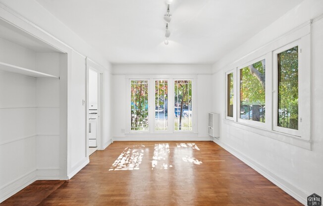501 BAY ST