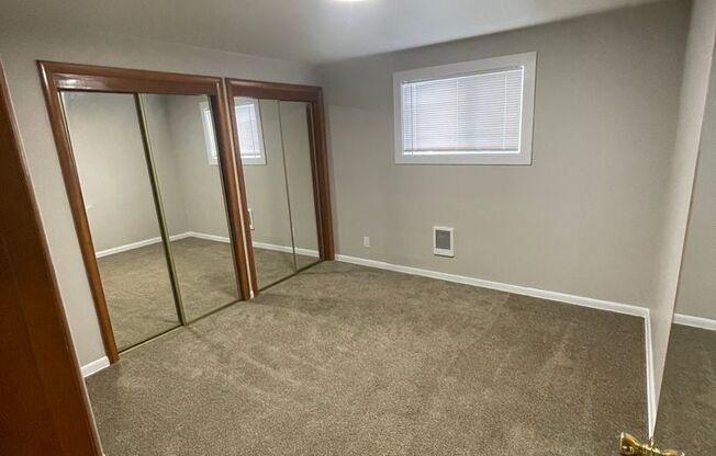 2 beds, 1 bath, $1,450, Unit 285