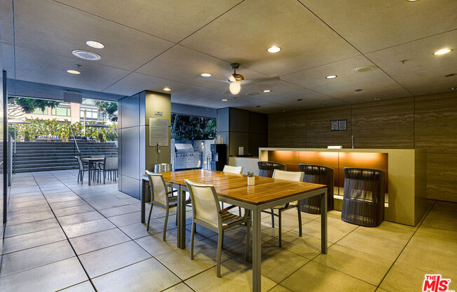 2 beds, 2 baths, 1,140 sqft, $4,500, Unit 1406