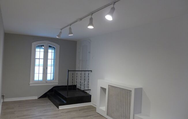 Lamon Courts Apartments