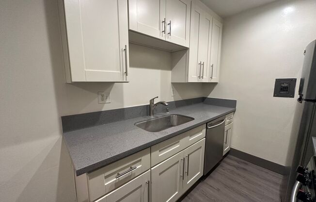 1 bed, 1 bath, 700 sqft, $2,399