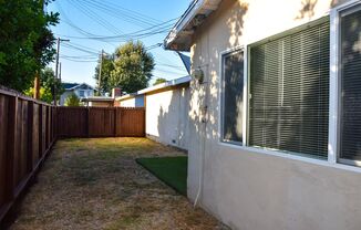 2 beds, 1 bath, $2,995