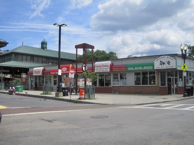Washington Street Restaurants in Roxbury