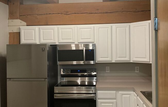 1 bed, 1 bath, 630 sqft, $1,199, Unit 621