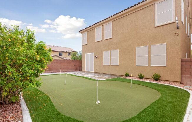 Remodeled Corner Lot with Mountain Views!