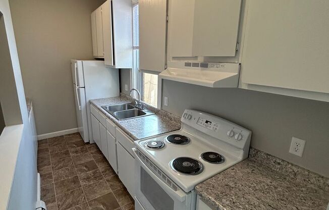 735 East 16th Street (New Town)