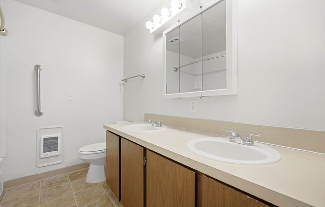 2 beds, 1 bath, 1,000 sqft, $1,350, Unit 31