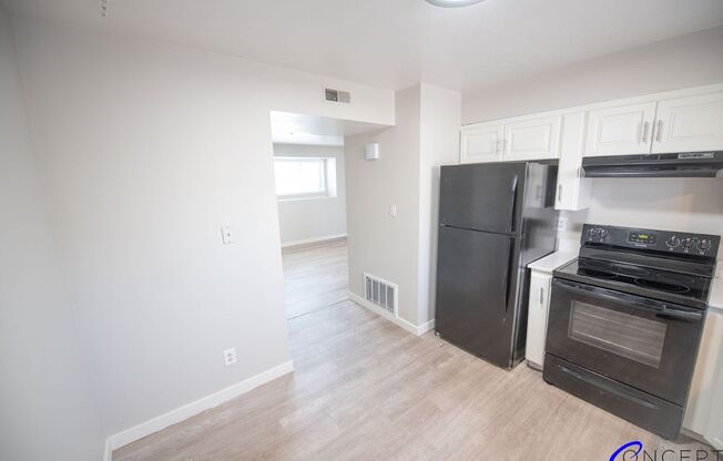 2 beds, 1 bath, 874 sqft, $1,299, Unit 790