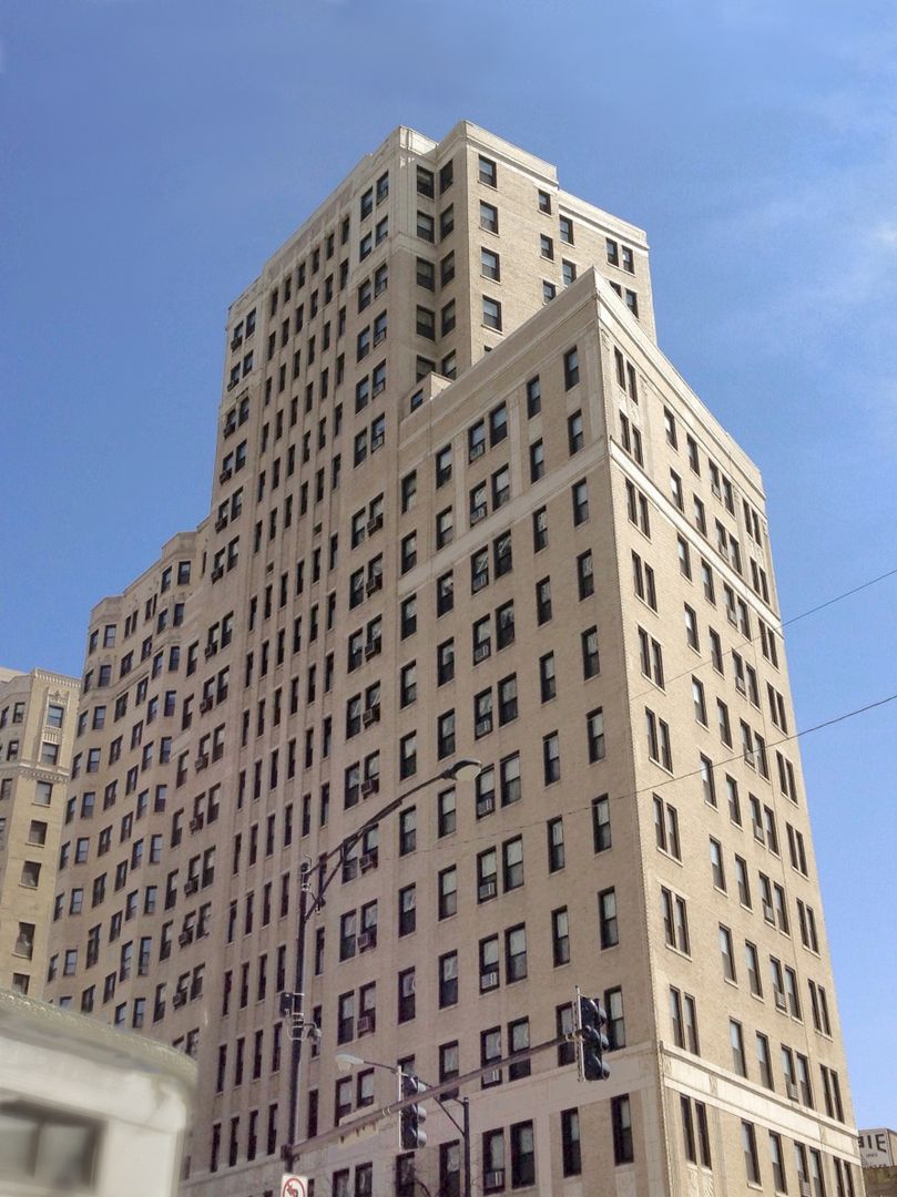 415 W Fullerton Pkwy