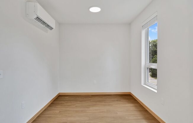 Studio, 1 bath, 500 sqft, $1,400, Unit 208