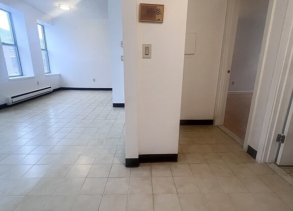 1 bed, 1 bath, 550 sqft, $2,500, Unit 102