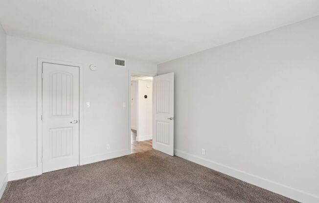 2 beds, 1 bath, 748 sqft, $1,649, Unit E67