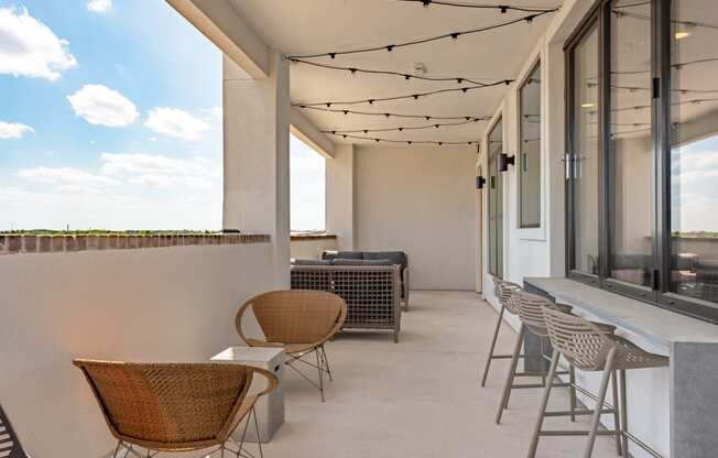 outdoor patio at the cannery at the packing district apartments