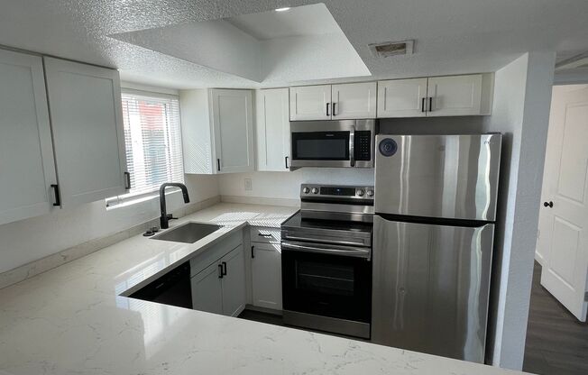 1 bed, 1 bath, $1,100, Unit 112