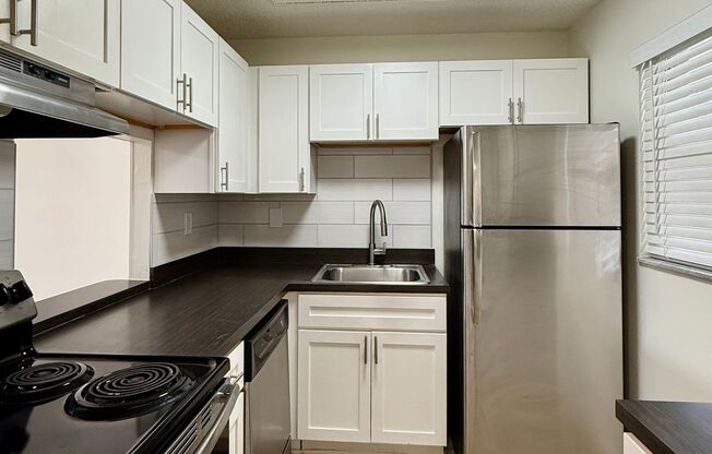 2 beds, 1 bath, 927 sqft, $1,525, Unit 75-12