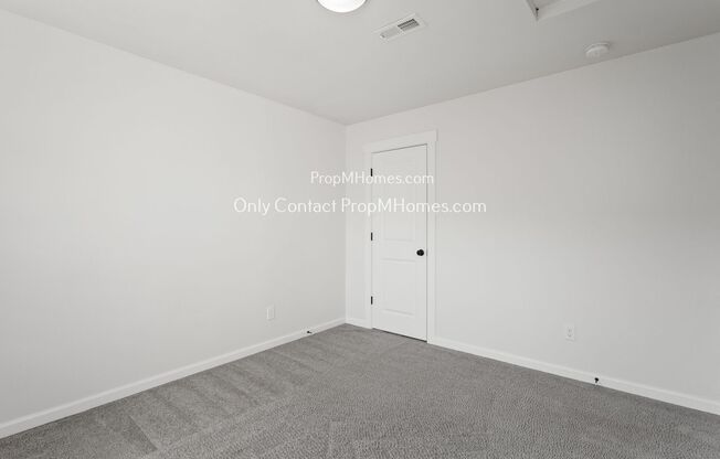 2 beds, 1.5 baths, $1,949, Unit 7706 SE Washington Street