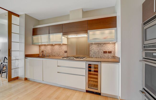 1 bed, 1.5 baths, $7,295
