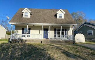Cute 3 Bedroom 2 Bath Home- Close to Ft. Campbell