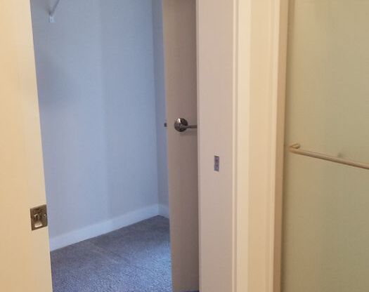 1 bed, 1 bath, 875 sqft, $1,490, Unit 303