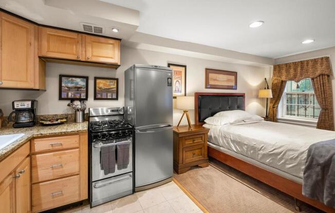 1 bed, 1 bath, 450 sqft, $3,950