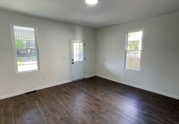 184 E MORRILL AVE