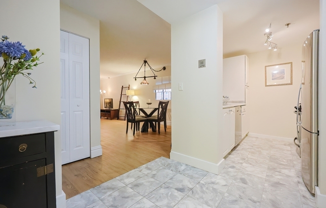 1 bed, 1 bath, 709 sqft, $2,900, Unit 212
