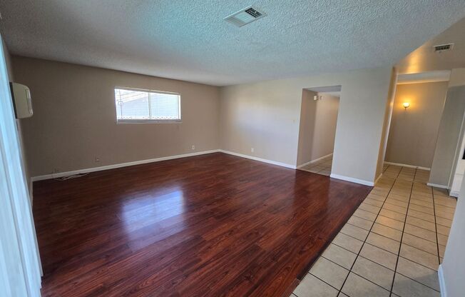 SINGLE STORY HOME WITH POOL!!!