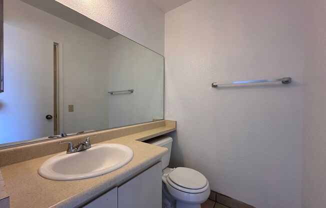2 beds, 1.5 baths, $1,250, Unit # #B