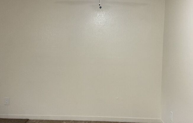 2 beds, 1 bath, 968 sqft, $1,345, Unit 1632-139