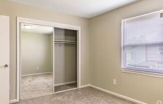 2 beds, 1.5 baths, 976 sqft, $1,300, Unit 200F