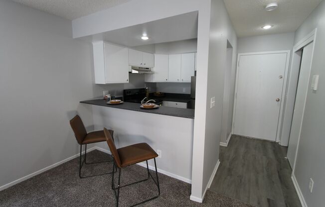 1 bed, 1 bath, $915, Unit 6320-304