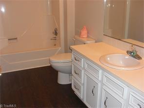 2 beds, 2 baths, $1,095