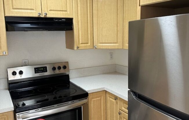 1095 W 77 St Hialeah, FL 33014