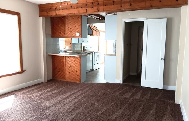 2/1 bungalow in north St Pete