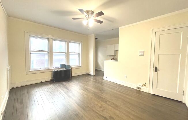 Studio, 1 bath, $875, Unit 23