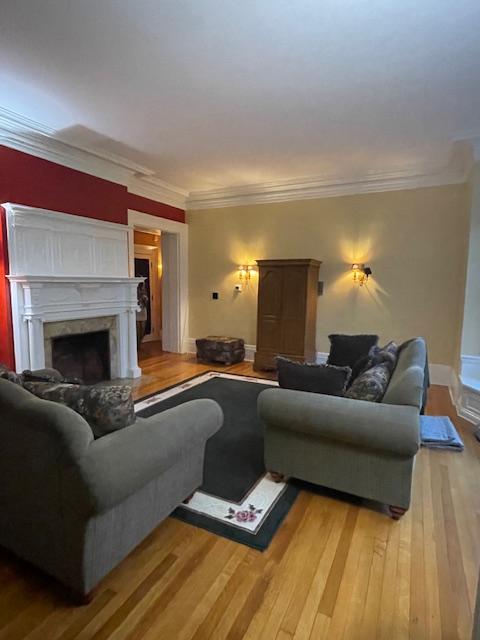 2 beds, 1 bath, $1,200